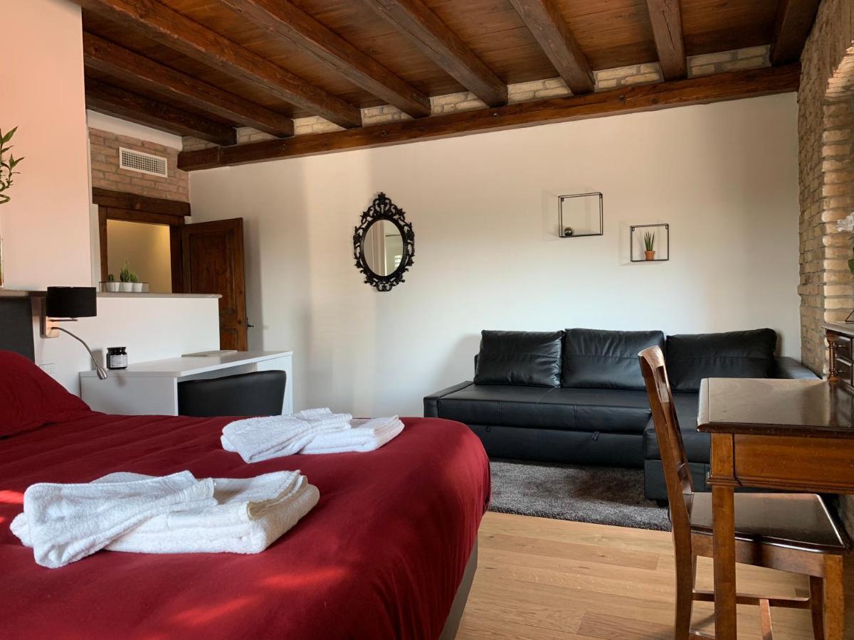B&B La Corte Dei Vizi Clauiano Kültér fotó